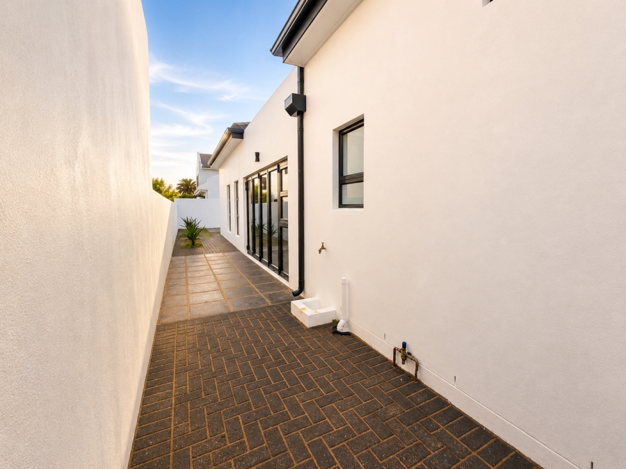 4 Bedroom Property for Sale in Shelley Point Western Cape